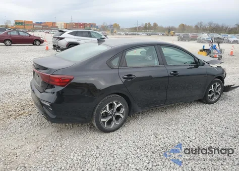 2021 Kia Forte Fe z USA, uszkodzony, nr VIN 3KPF24AD5ME332767